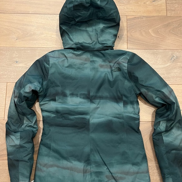 The North Face Women’s Small Jacket *New with Tags* - Picture 4 of 9